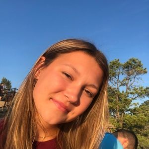 Meet your Posher, Caris